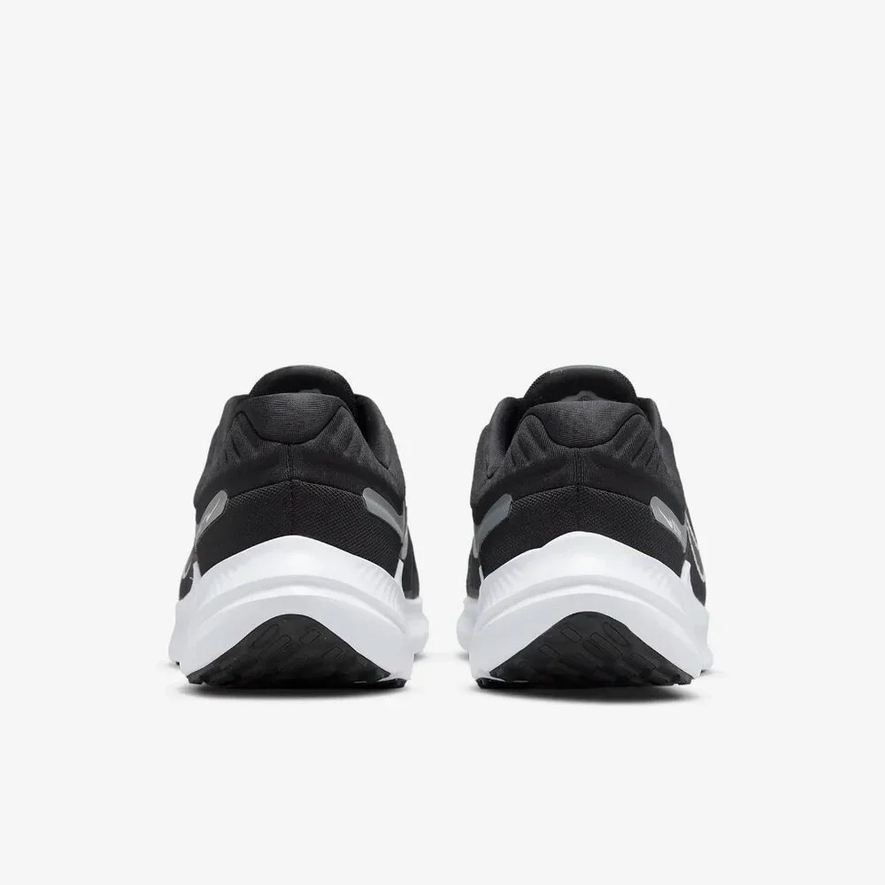 Nike lightweight neutral